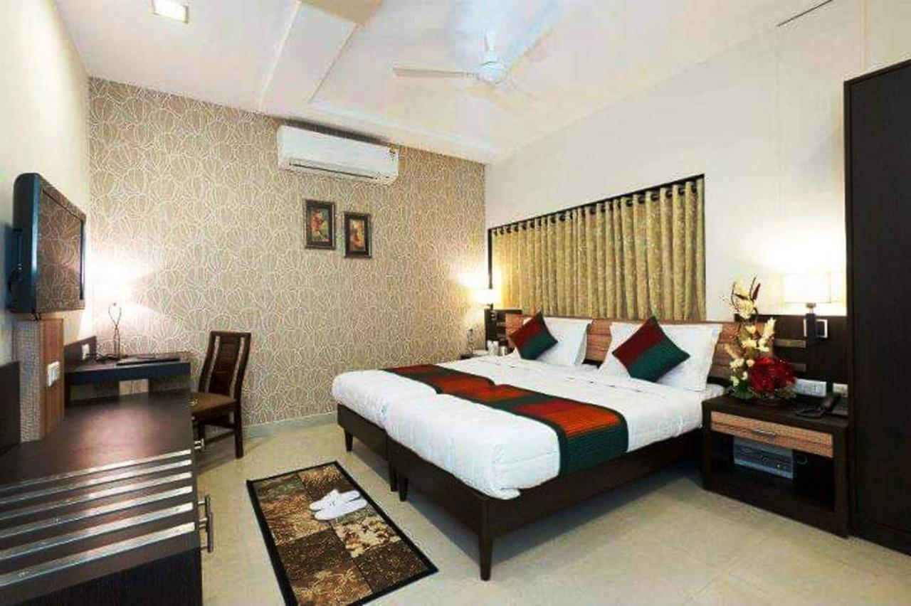 Hotel Siddharth Palace Dźajpur Zewnętrze zdjęcie