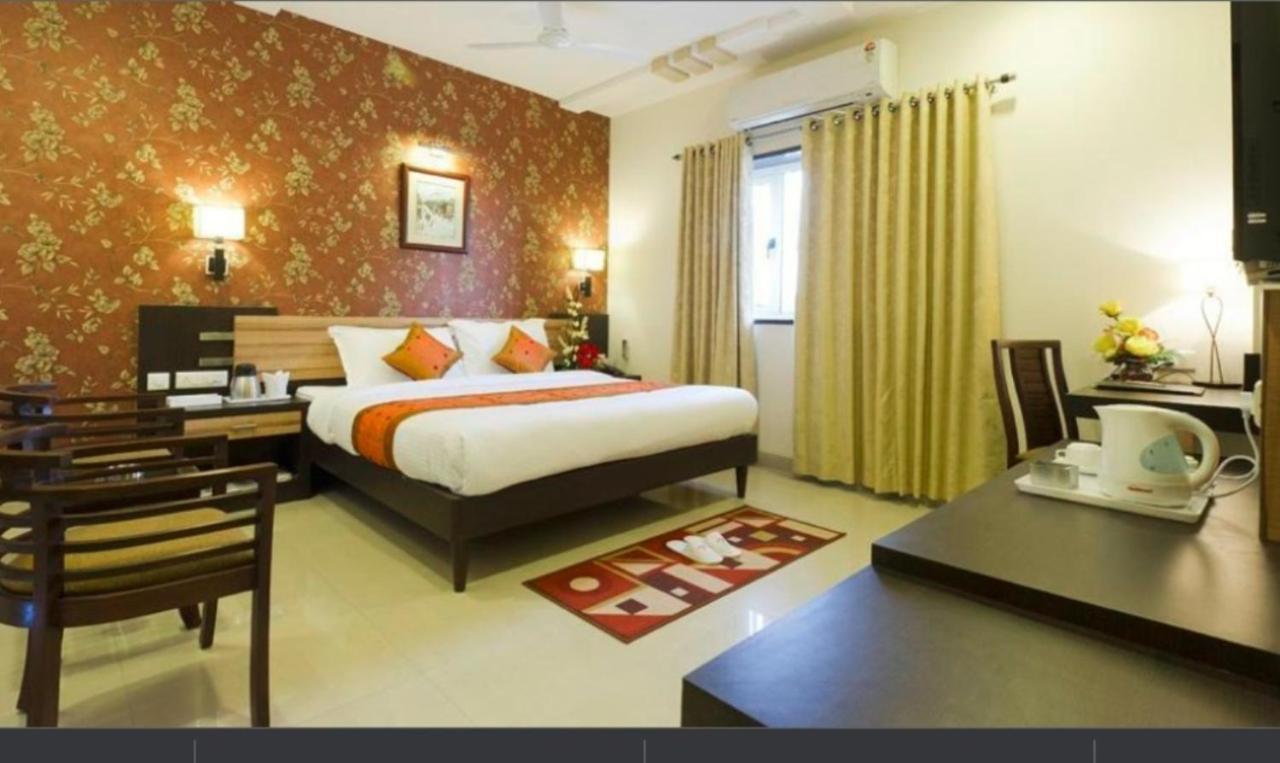 Hotel Siddharth Palace Dźajpur Zewnętrze zdjęcie