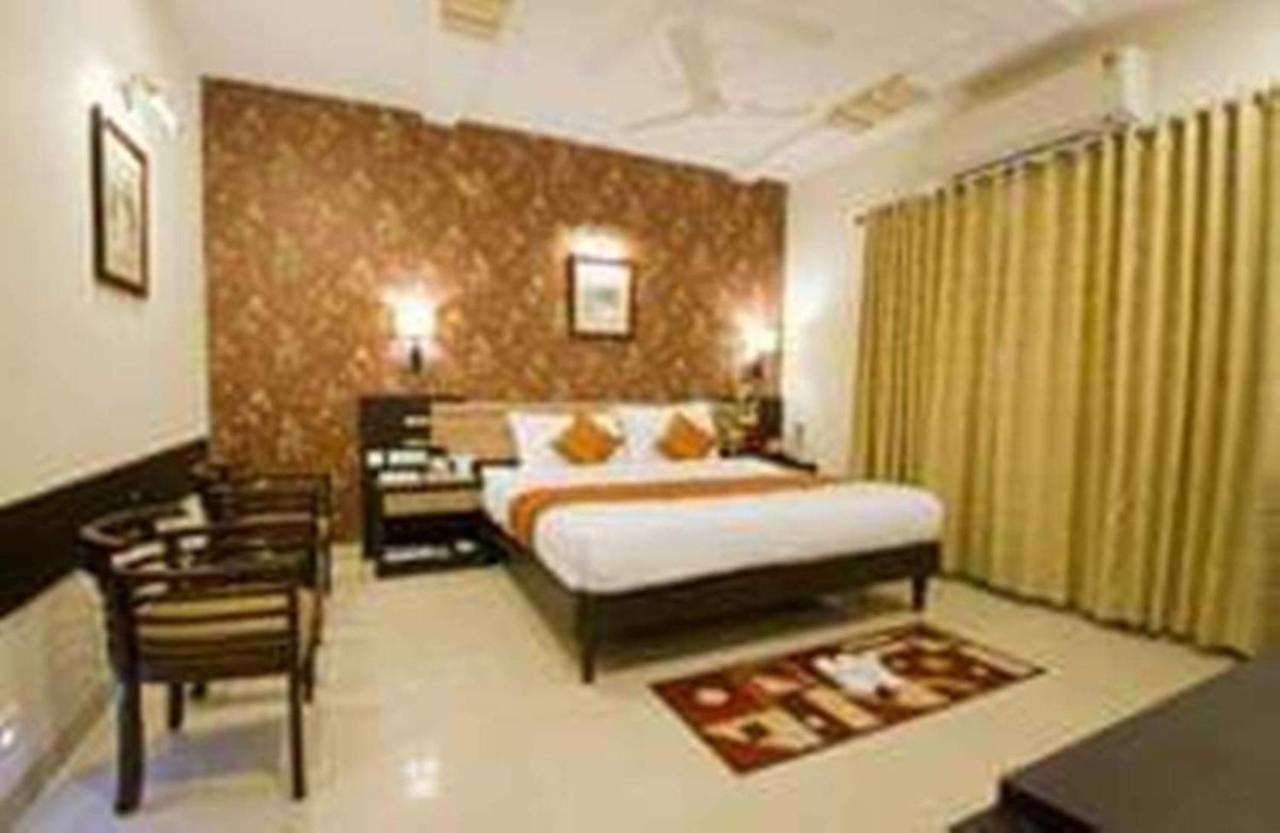 Hotel Siddharth Palace Dźajpur Zewnętrze zdjęcie