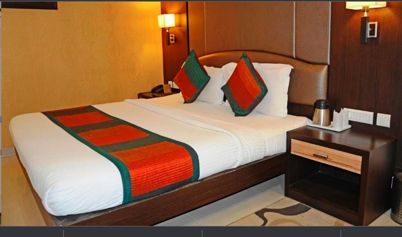 Hotel Siddharth Palace Dźajpur Zewnętrze zdjęcie
